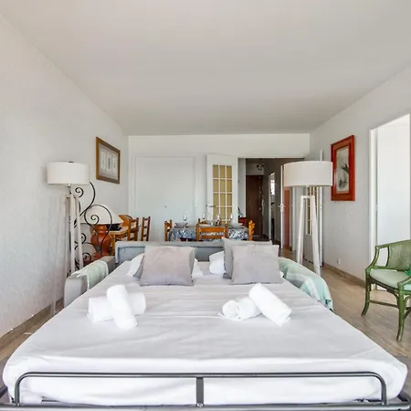 Le Balcon Sur La Baie - Welkeys * Cagnes-sur-Mer